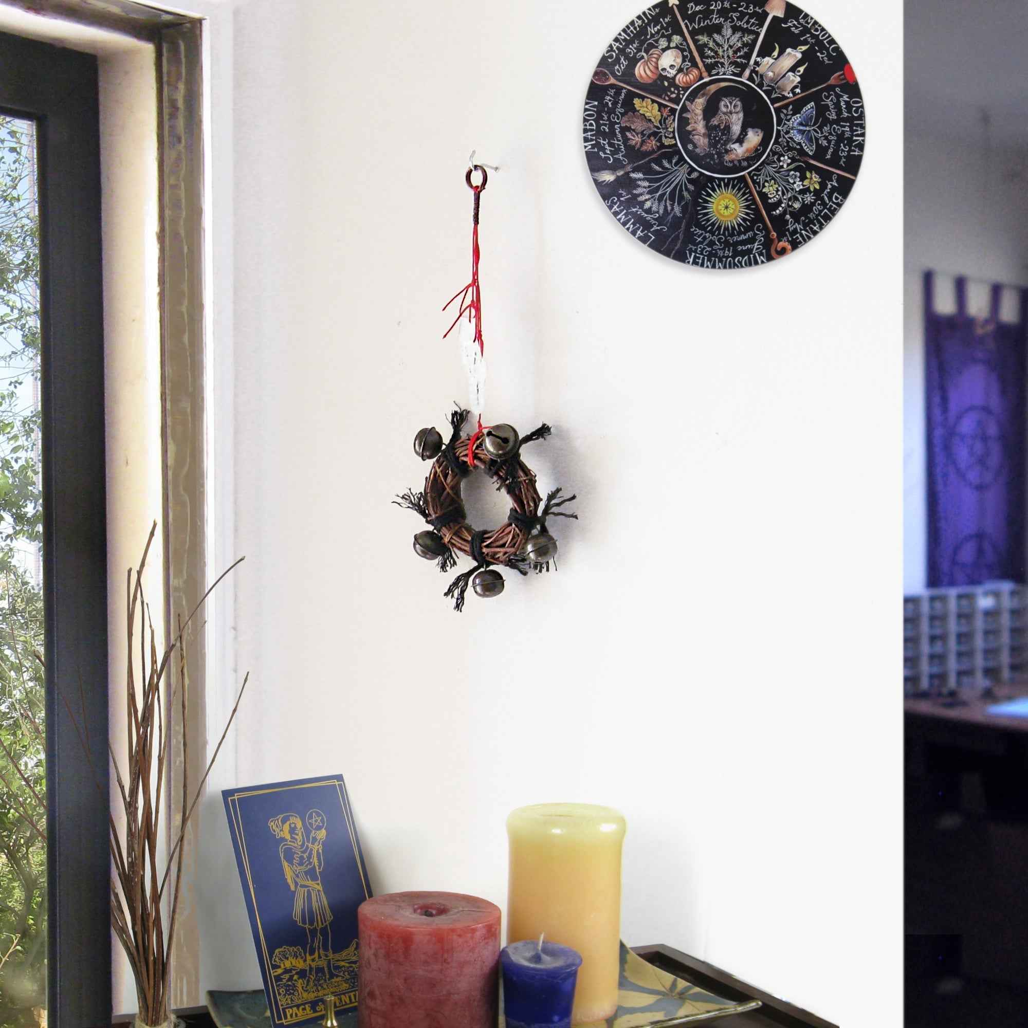 Witch's Bell: Small Wreath, 5 Sleigh Bells and 3 Quartz