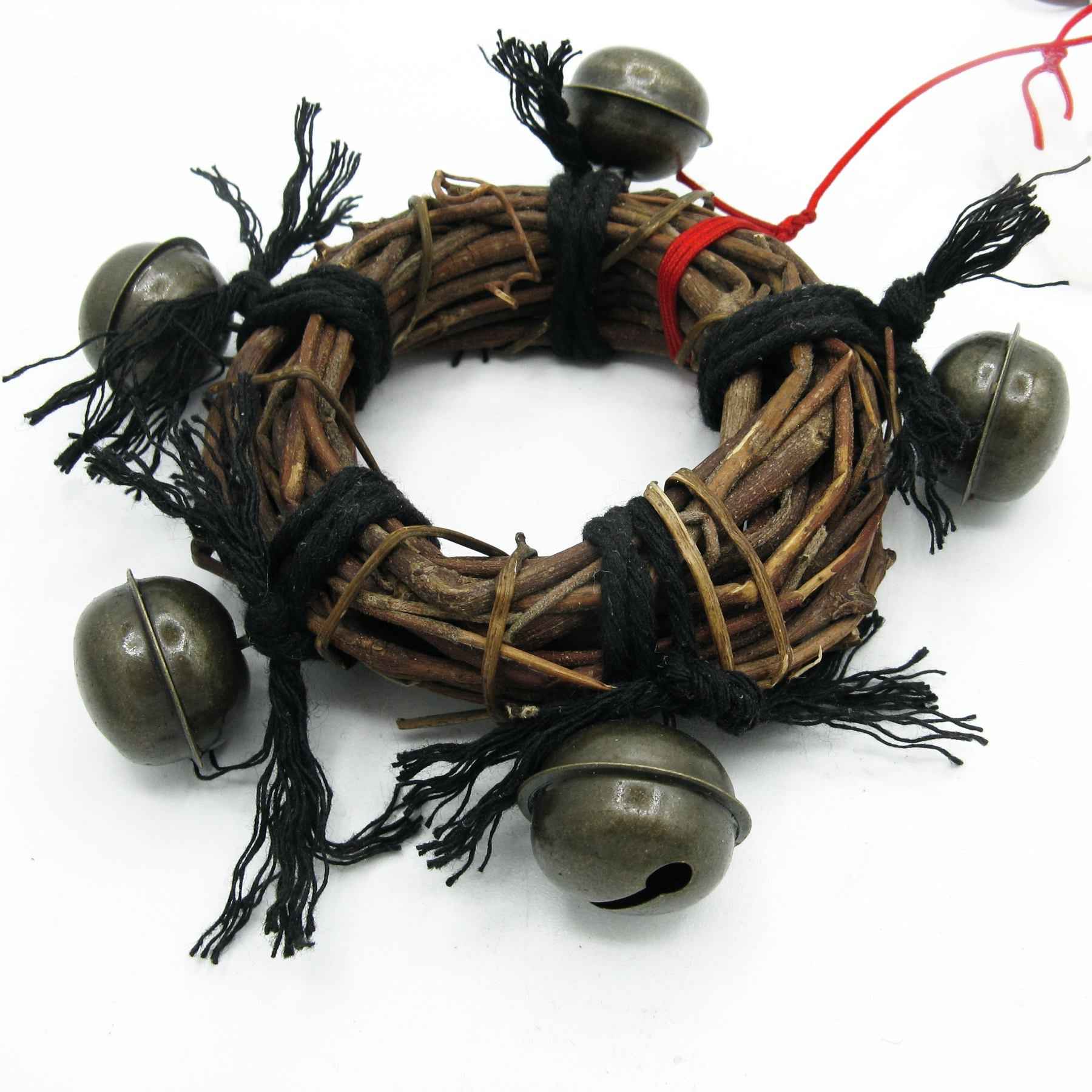 Witch's Bell: Small Wreath, 5 Sleigh Bells and 3 Quartz