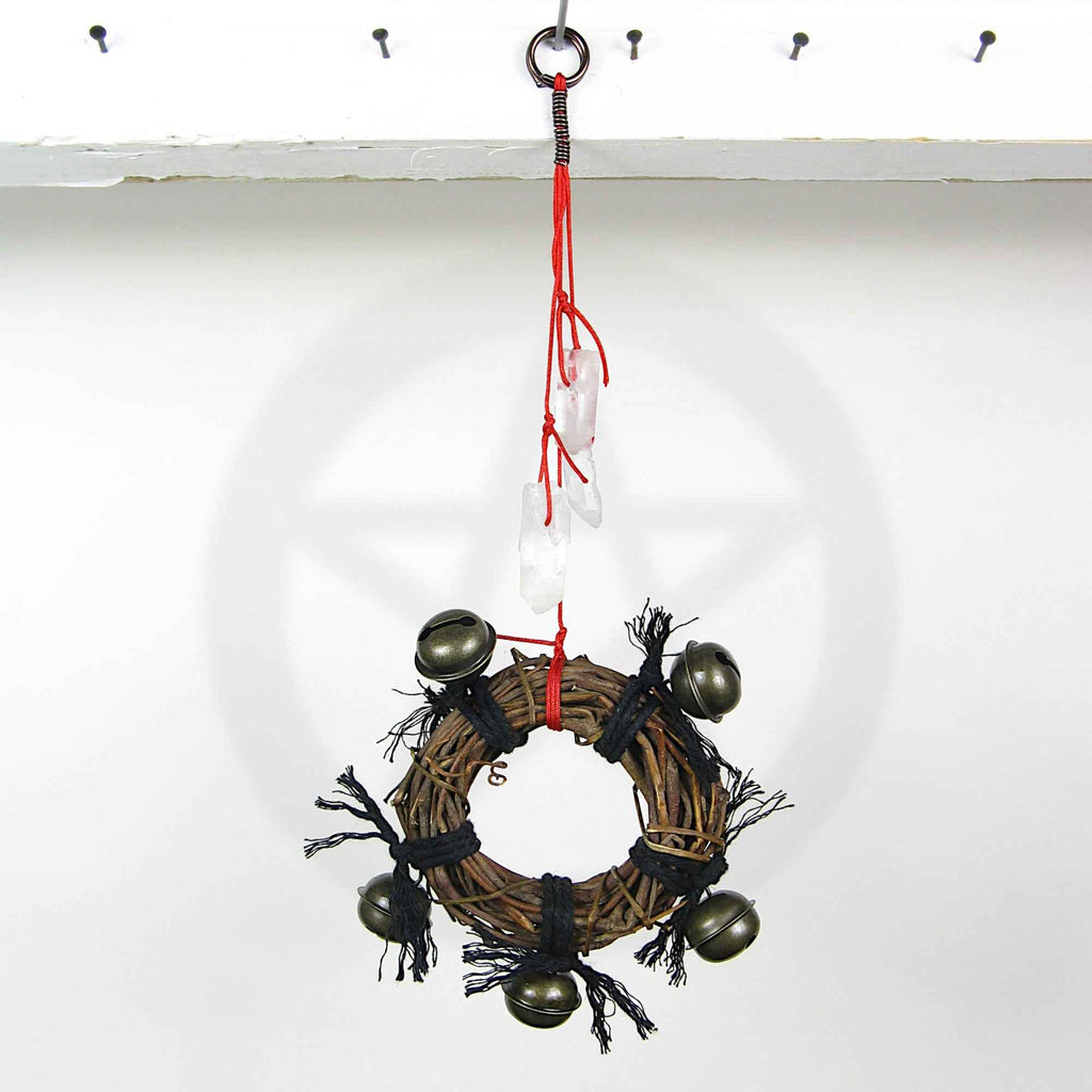 Witch's Bell: Small Wreath, 5 Sleigh Bells and 3 Quartz