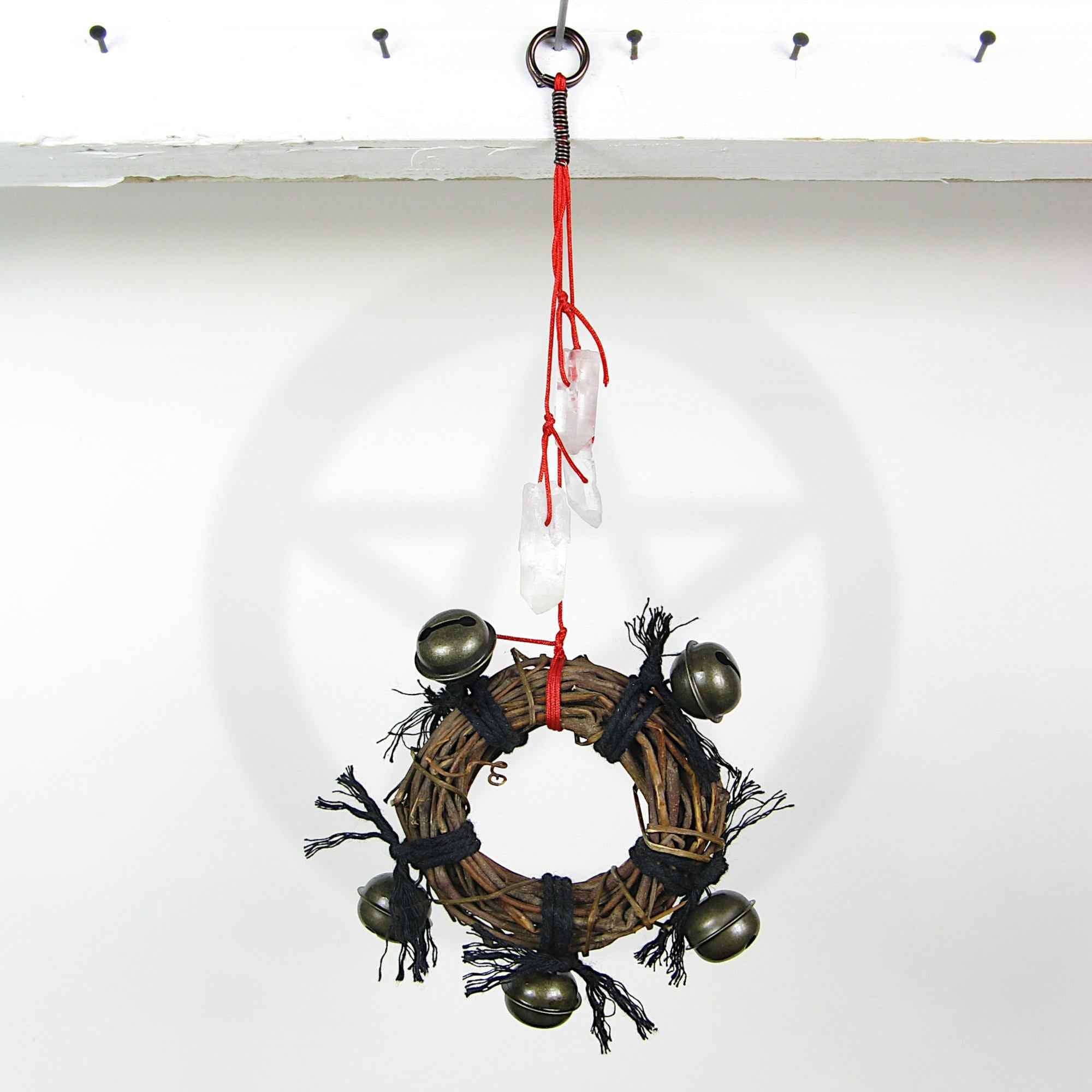 Witch's Bell: Small Wreath, 5 Sleigh Bells and 3 Quartz