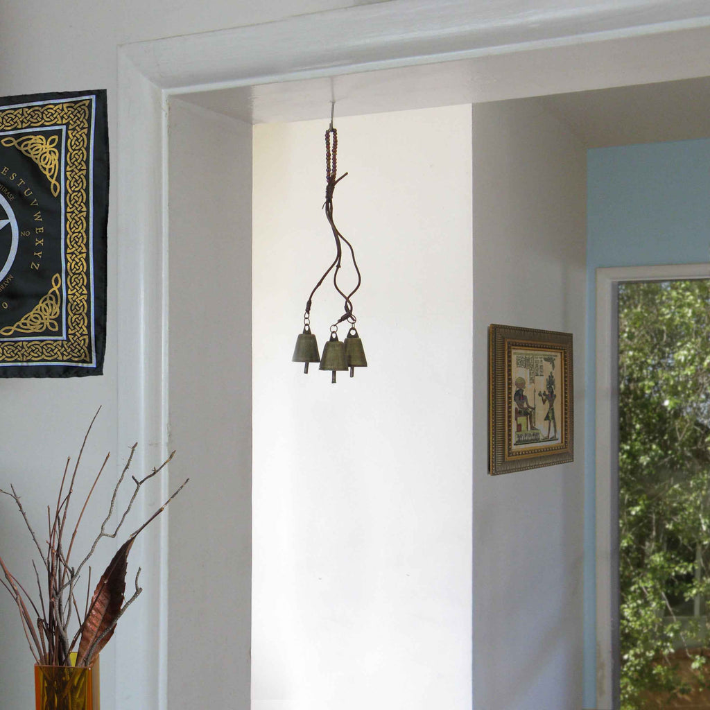 Witch's Bell: 3 Bells on Vines with Glass Beads