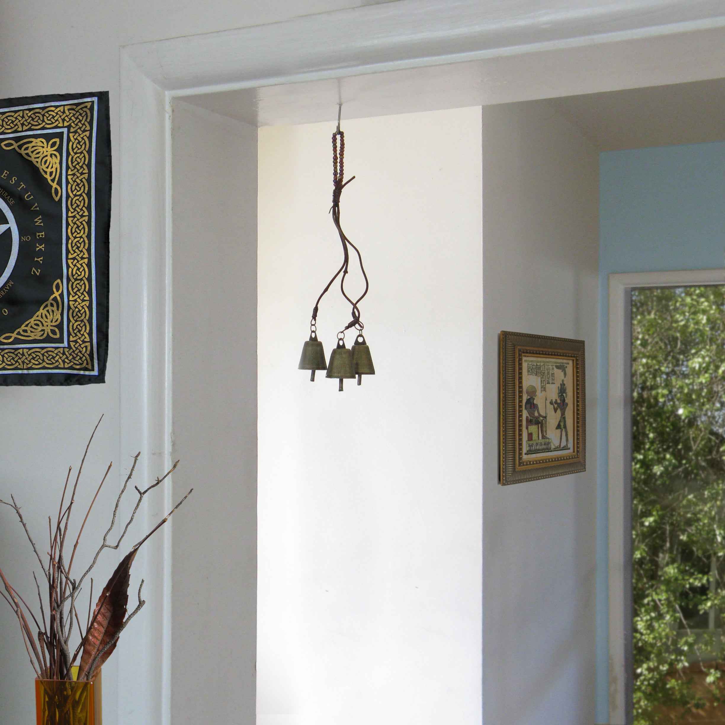 Witch's Bell: 3 Bells on Vines with Glass Beads